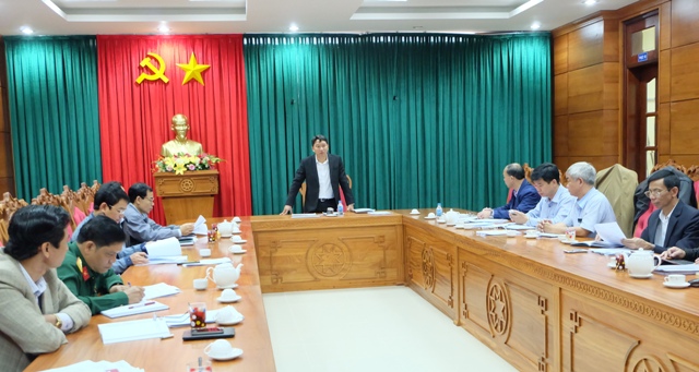 Phó Chủ tịch Thường trực UBND tỉnh, Trưởng Ban tổ chức Lễ hội Nguyễn Hải Ninh điều hành tại cuộc họp