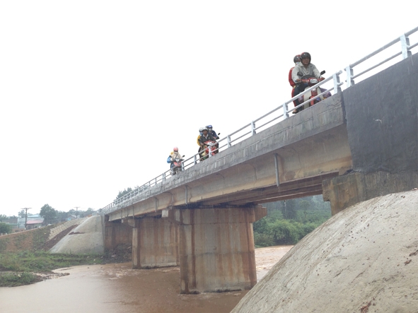 Cầu mới nối liền 2 xã Phú Xuân - Ea Đăh (huyện Krông Năng).