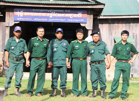 Thắm tình đoàn kết hữu nghị.