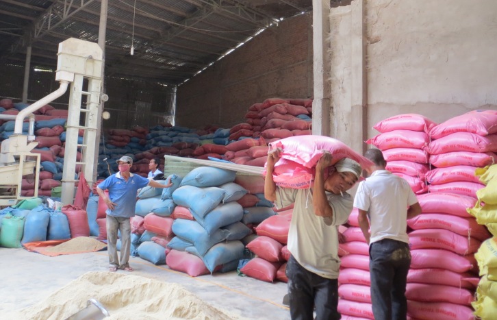 Là vựa lúa của tỉnh nên nghề xay, xát lúa phát triển mạnh đáp ứng nhu cầu chế biến lúa gạo của địa phương