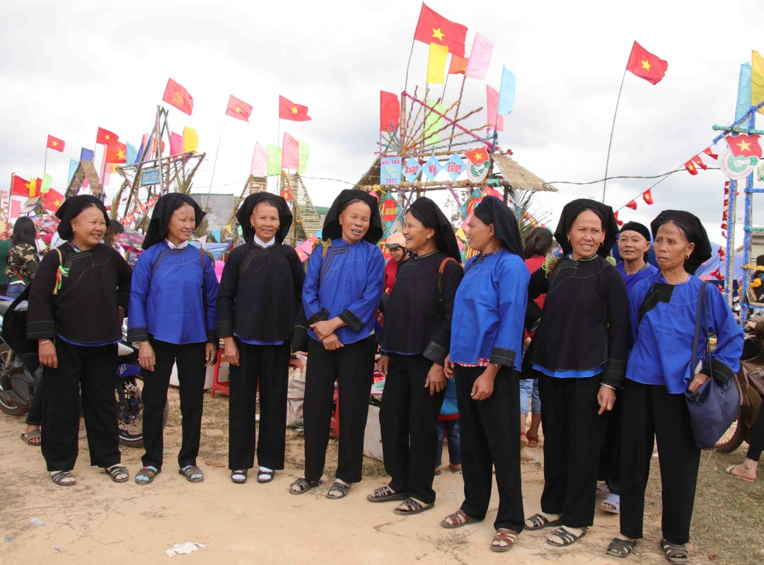 Đồng bào Nùng ở xã Cư Yang, huyện Ea Kar cũng đến tham gia lễ hội.