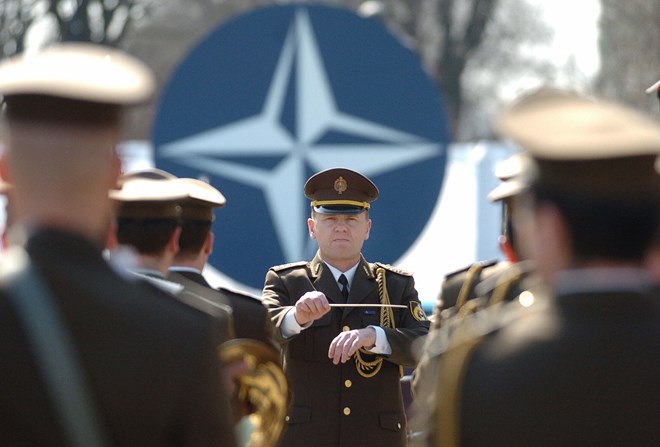 Lãnh đạo Mỹ cho rằng việc thành viên NATO không tăng chi tiêu quốc phòng có thể làm xói mòn những giá trị cốt lõi của khối hiệp ước quân sự này. (Ảnh: usnews.com)