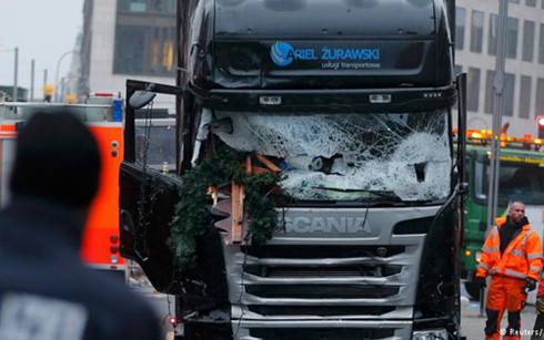 Hiện trường vụ tấn công chợ Giáng sinh Berlin. (Ảnh: Reuters)