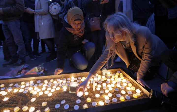 tưởng niệm các nạn nhân trong vụ khủng bố trên cầu Westminster đã diễn ra ở thủ đô London, Anh.