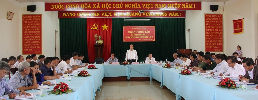 Quang cảnh buổi làm việc