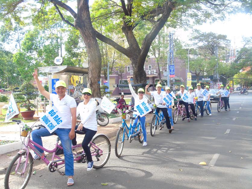 Đoàn cơ sở Công ty TNHH MTV Xuất nhập khẩu 2/9 Đắk Lắk: Tổ chức đạp xe tuyên truyền bảo vệ môi trường