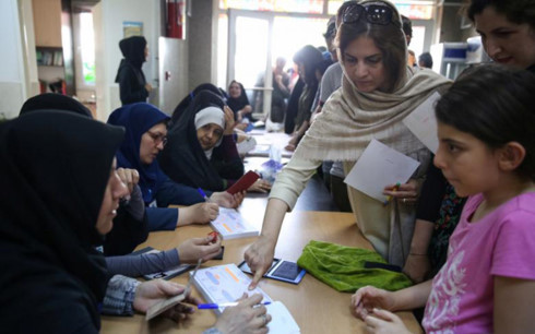 Quang cảnh một điểm bỏ phiếu ở thủ đô Tehran, Iran. (Ảnh: Reuters)