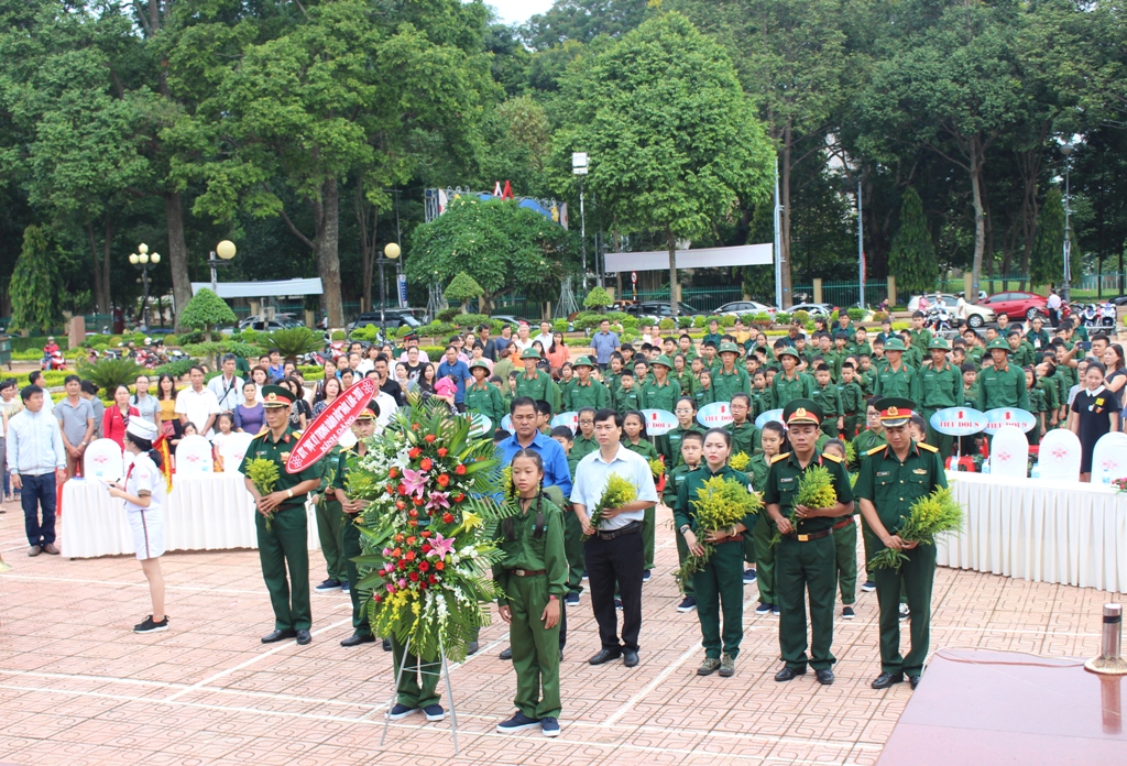 Toàn cảnh lễ nhập ngũ