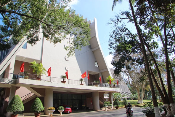 Bảo tàng  Đắk Lắk,  một trong những  công trình  kiến trúc mang biểu trưng  văn hóa  các dân tộc   Tây Nguyên. 