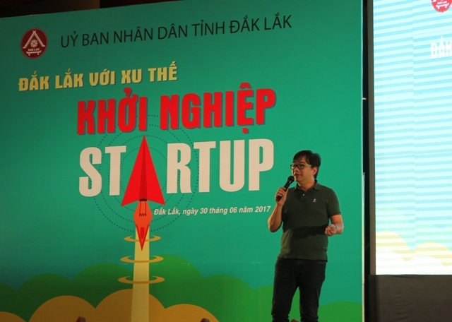 Diễn giả Đỗ Hoài Nam chia sẻ kinh nghiệm về khởi nghiệp của thế giới và Việt Nam