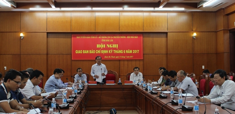 Các đại biểu tham dự hội nghị.