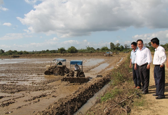 HTX Nông nghiệp 714 (huyện Ea Kar) đã đầu tư máy móc nông nghiệp từ nguồn vay của Quỹ Hỗ trợ phát triển hợp tác xã.