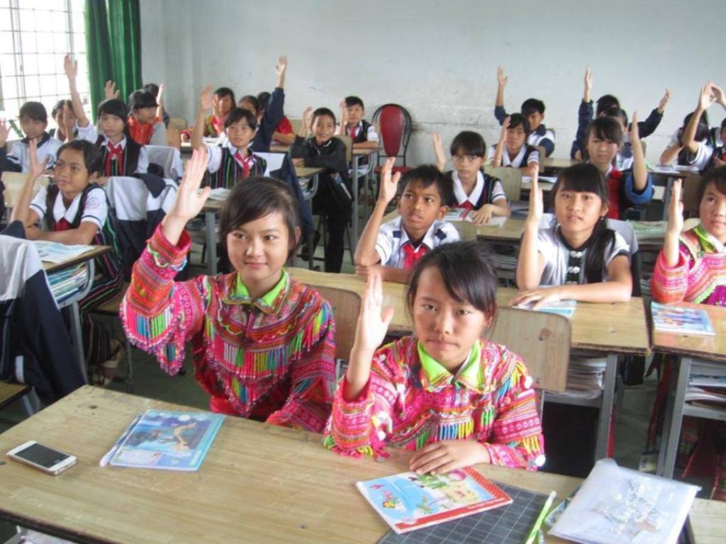 Học sinh Trường Phổ thông Dân tộc nội trú huyện M’Đrắk sẵn sàng năm học mới 2017-2018.