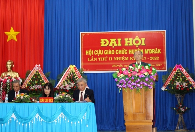 Ông Hà Ngọc Đào, Chủ tich Hội Cựu giáo chức tỉnh Đắk Lắk phát biểu tại Đại hội.