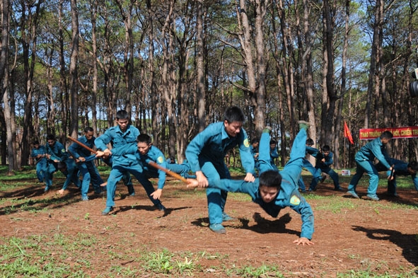 Thực hành huấn luyện lớp  Trung cấp chuyên nghiệp ngành Quân sự  cơ sở  khóa 8 năm 2017.    Ảnh:  Vũ Điệp