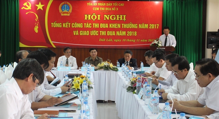 Các đại biểu tham dự hội nghị.