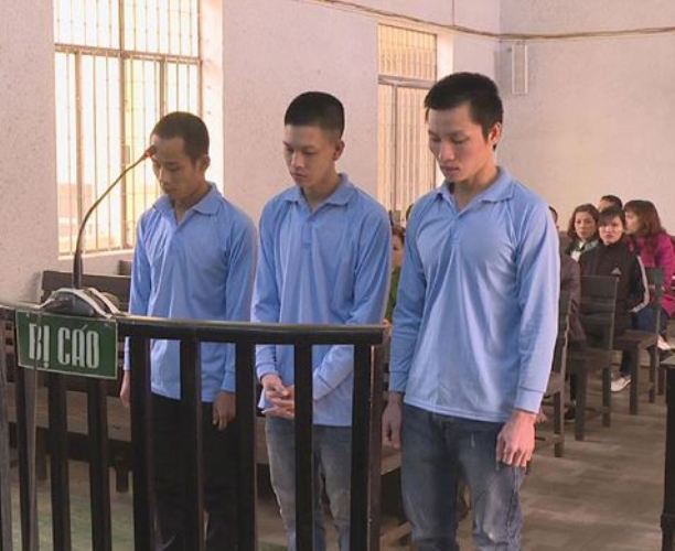 Các bị cáo Việt, Phúc, Long tại phiên tòa sơ thẩm.