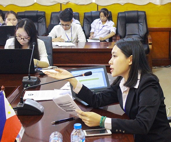 Nguyễn Thị Xuân Hiếu tham dự Hội nghị mô phỏng ASEAN toàn quốc năm 2017.