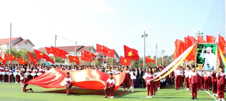 Các đoàn VĐV tham dự Lễ khai mạc HKPĐ.