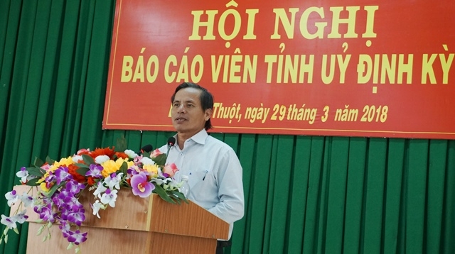 Phó Trưởng Ban Tuyên giáo Tỉnh ủy Nguyễn Cảnh định hướng công tác tuyên truyền tại hội nghị.