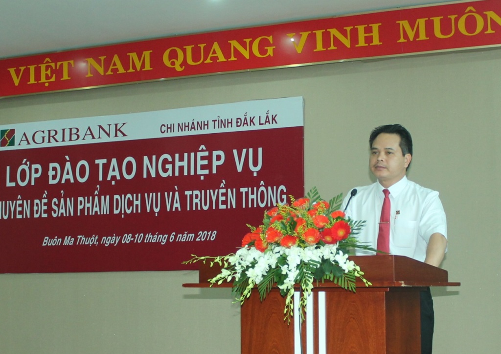 Giám đốc Agribank Đắk Lắk Vương Hồng Lĩnh phát biểu khai mạc lớp học
