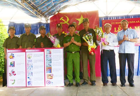 Lễ ra mắt mô hình khu dân cư an toàn PCCC tại xã Ea Ktur (huyện Cư Kuin). 