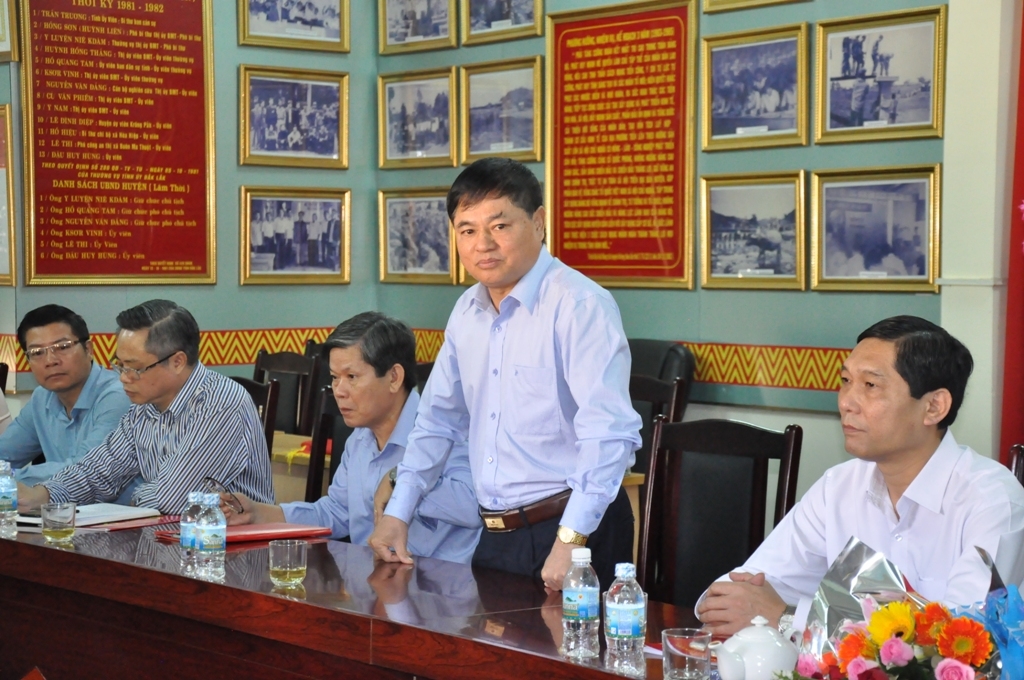 Phó Bí thư Thường trực Tỉnh ủy Phạm Minh Tấn phát biểu chỉ đạo tại cuộc họp
