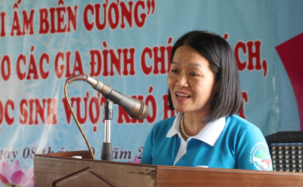 Bà Bùi Thị Hòa phát biểu khai mạc chương trình