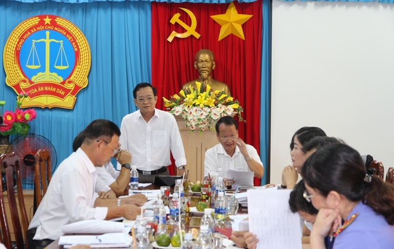 Phó Chủ tịch Thường trực HĐND tỉnh Trần Vĩnh Cảnh phát biểu tại buổi giám sát.