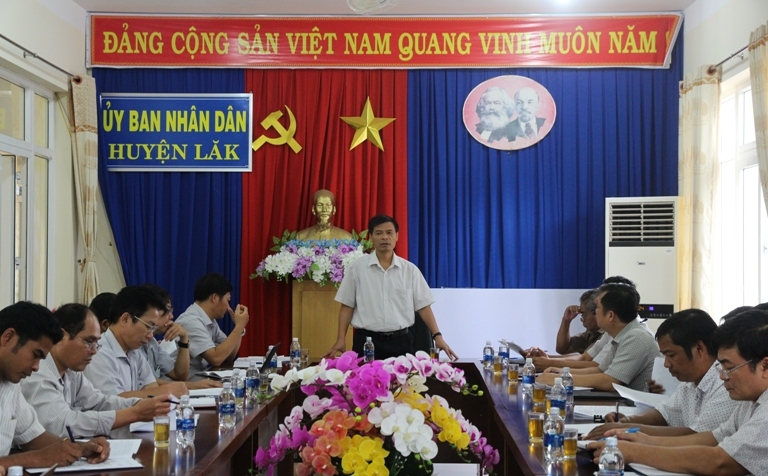 Phó Giám đốc Sở Nội vụ Hoàng Mạnh Hùng phát biểu tại buổi làm việc. 