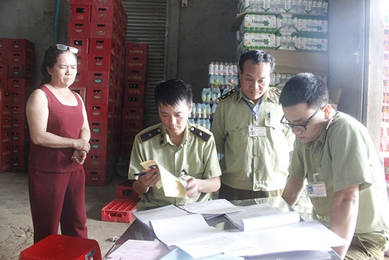 Tiến hành kiểm tra mặt hàng bia, nước giải khát bày bán tại huyện Krông Búk