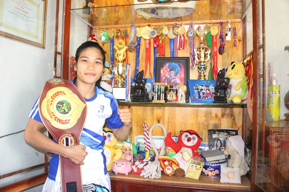 Võ sĩ Nguyễn Thị Thanh Trúc cùng những thành tích đã đoạt được ở đấu trường quốc tế và khu vực.  