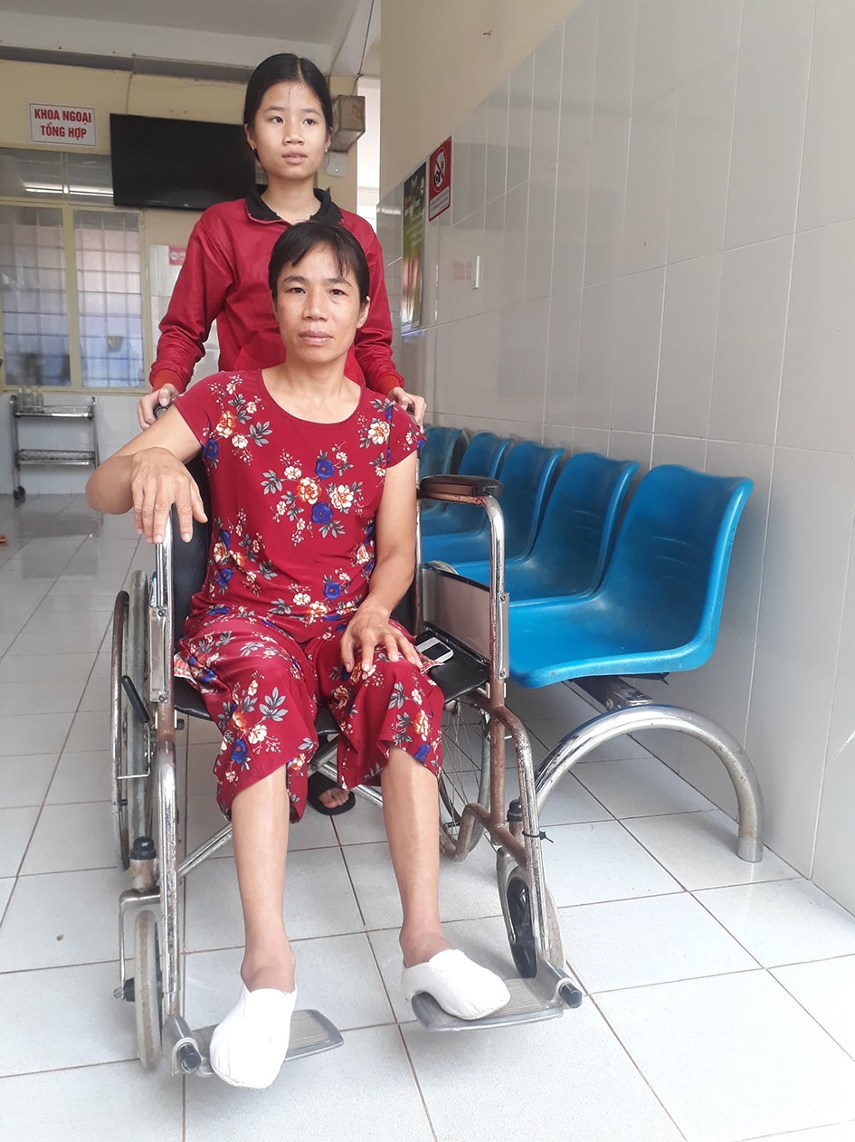 Chị Nhung đang điều trị tại Bệnh viện Y học cổ truyền tỉnh. 