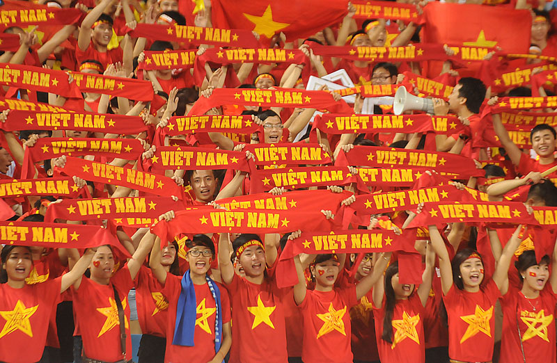 Người hâm mộ luôn cổ vũ hết mình cho đội tuyển Việt Nam. 