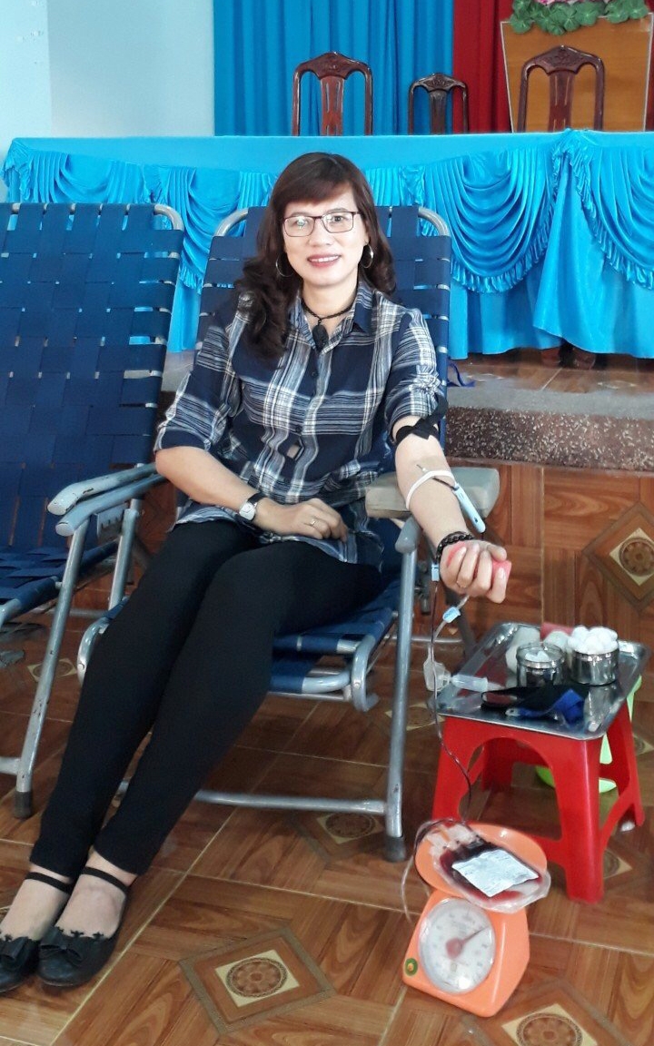 Chị Nguyễn Thị Thành, người đã hiến máu hơn 10 lần hiến máu tại ngày hội.