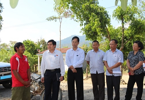 Đoàn giám sát kiểm tra thực tế tại buôn MUm, xã Cư Prông, huyện Ea Kar.