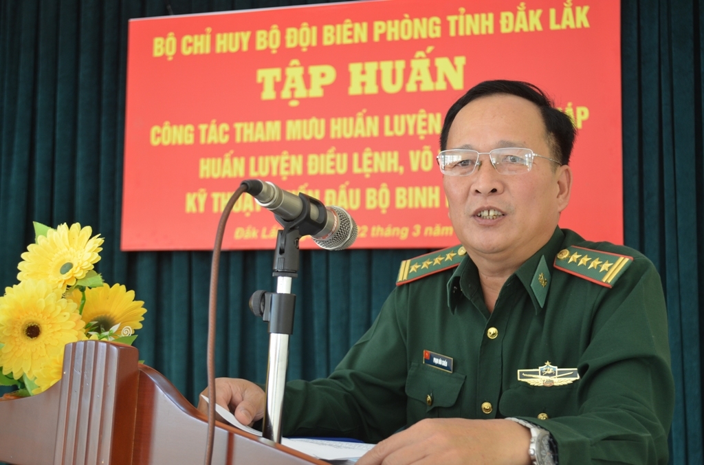 Đại tá Phạm Hữu Chiến, Chính ủy Bộ đội Biên phòng tỉnh phát biểu bế mạc tập huấn
