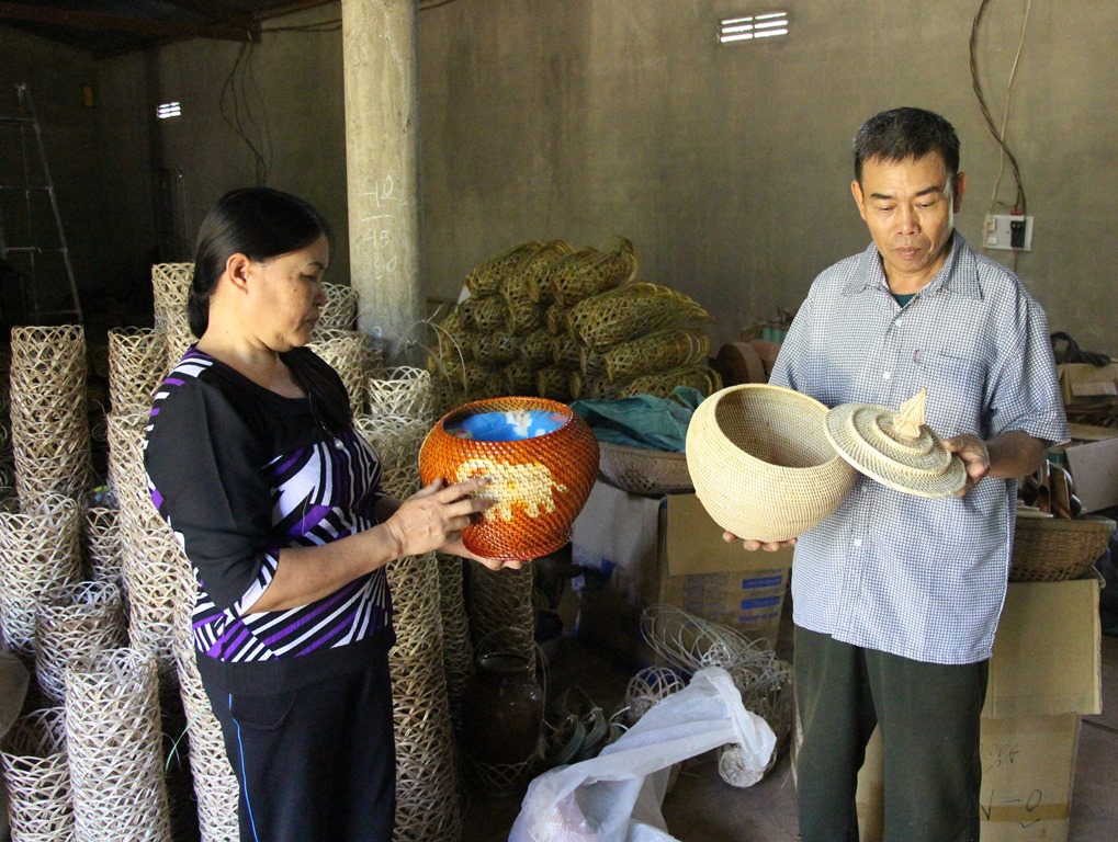 Sản phẩm thủ công mỹ nghệ của Hợp tác xã Mây tre đan Phú Thịnh, huyện Krông Pắc