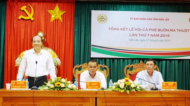 Chủ tịch UBND tỉnh Phạm Ngọc Nghị phát biểu tại Hội nghị.