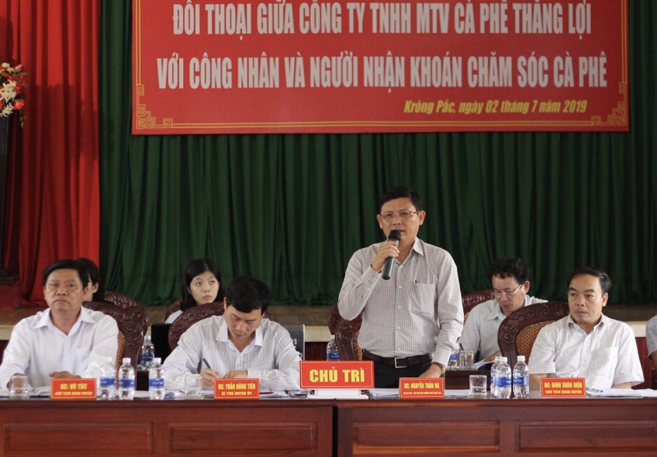 Phó Chủ tịch Thường trực UBND tỉnh Nguyễn Tuấn Hà phát biểu tại buổi đối thoại
