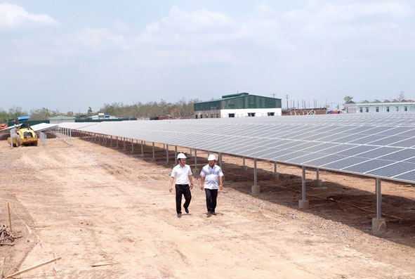 Nhà máy điện mặt trời Long Thành, một trong những dự án năng lượng tái tạo có quy mô lớn trên địa bàn tỉnh đã đi vào hoạt động. 