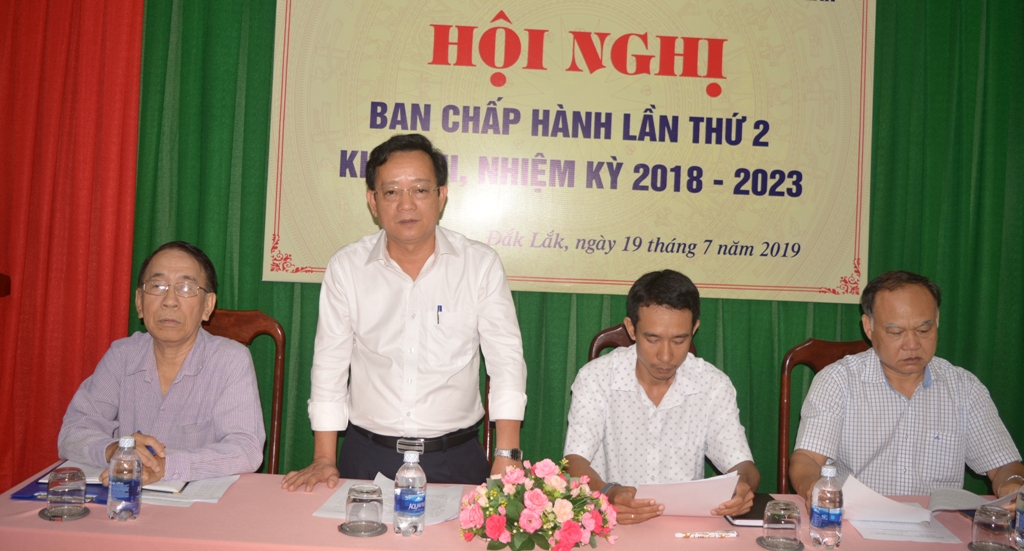 Chủ tịch Hội Hữu nghị Việt Nam- Nhật Bản tỉnh Trần Vĩnh Cảnh phát biểu khai mạc hội nghị.