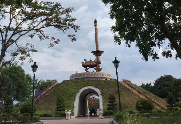 Đài Tưởng niệm liệt sỹ Thành cổ Quảng Trị. 