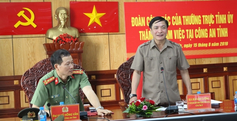 Đồng chí Bùi Văn Cường, Ủy viên Trung ương Đảng, Bí thư Tỉnh ủy phát biểu kết luận buổi làm việc.
