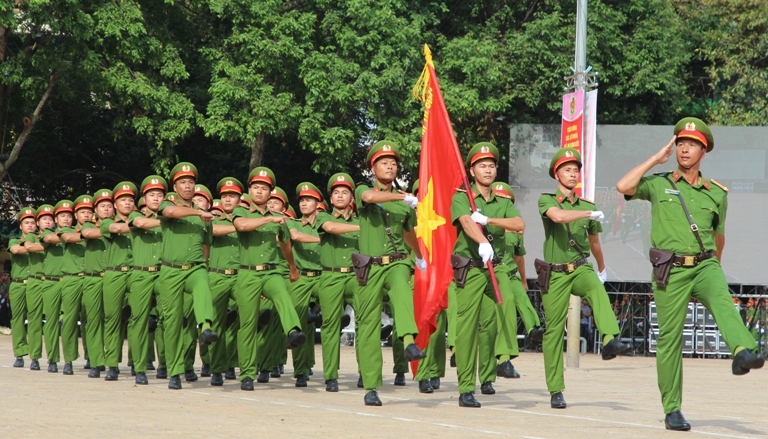Đội thi của Công an tỉnh Đắk Lắk tham gia diễu hành.