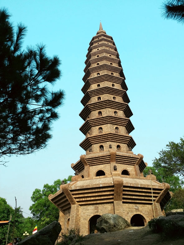 Tháp Phổ Quang.
