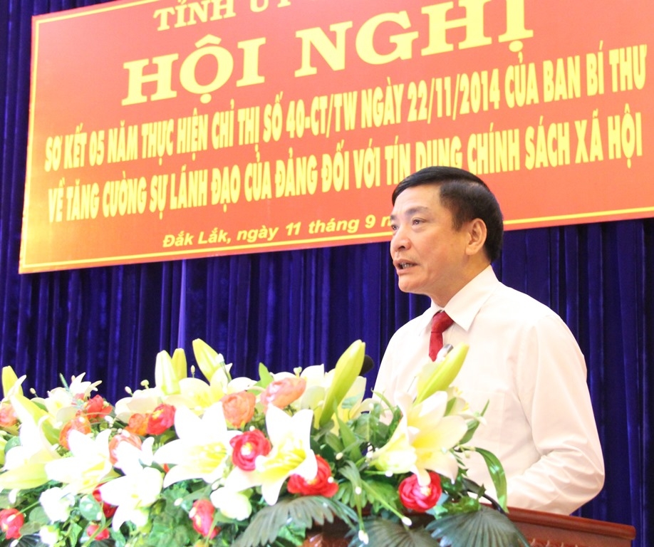 Ủy viên Trung ương Đảng, Bí thư Tỉnh ủy Bùi Văn Cường phát biểu tại Hội nghị