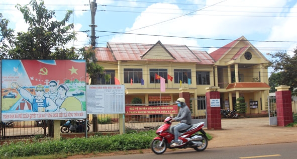Trụ sở UBND xã Phú Xuân.