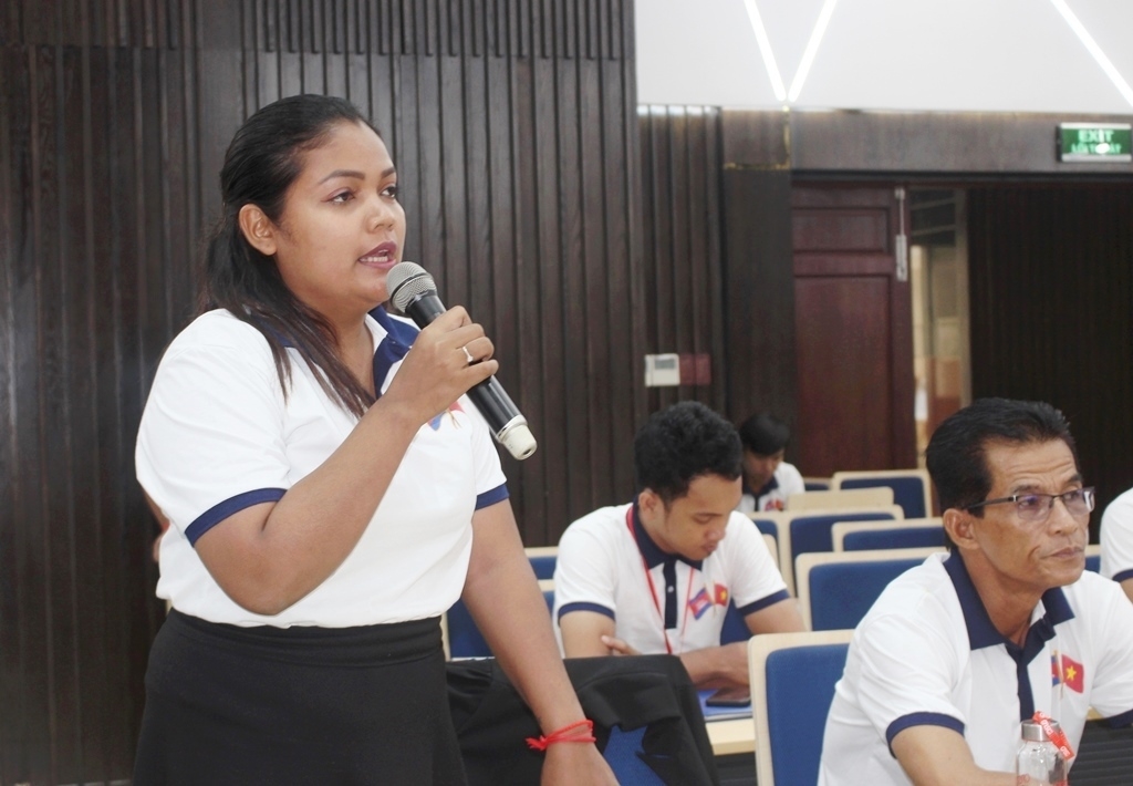Nhà báo trẻ nước bạn Campuchia tham gia giao lưu tại tọa đàm