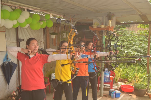 Các cung thủ của đội tuyển bắn cung Đắk Lắk đã đem về 7 Huy chương Vàng cho thể thao thành tích cao Đắk Lắk trong năm 2019.